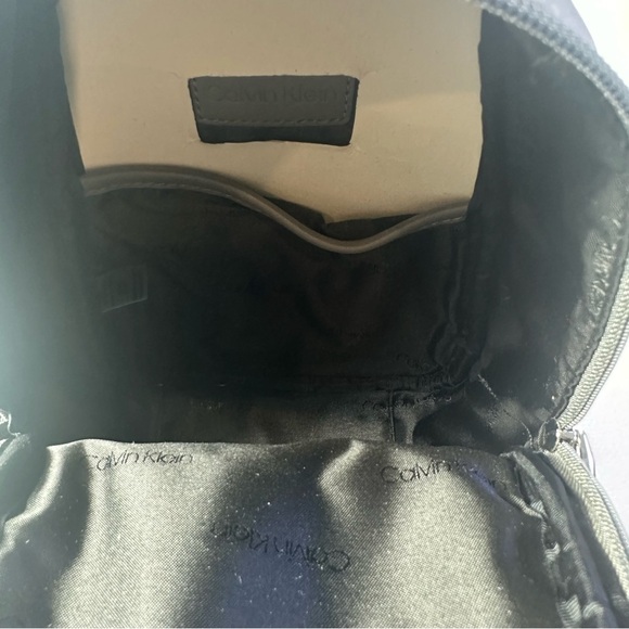 NEW CALVIN KLEIN JESSIE NYLON SLING BAG BACKPACK GREY - Picture 11 of 12